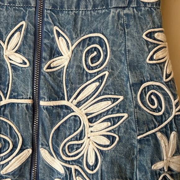 Alice + Olivia Floral Embroidered Denim Dress size 2 - Picture 9 of 15